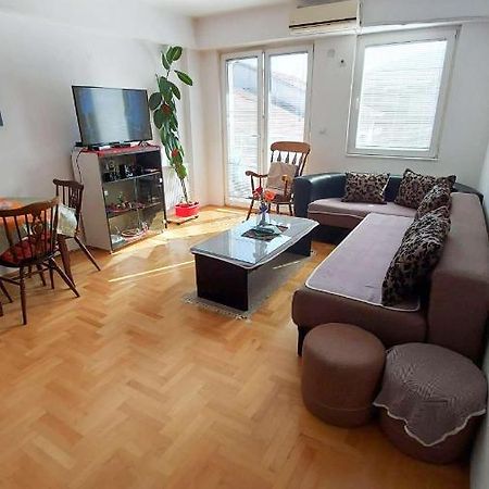 Crypto Apartment Skopje Bagian luar foto