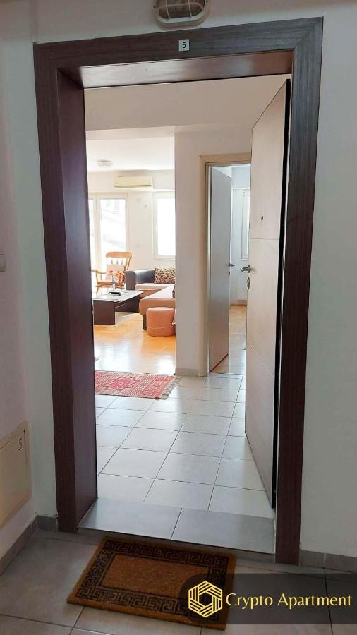 Crypto Apartment Skopje Bagian luar foto