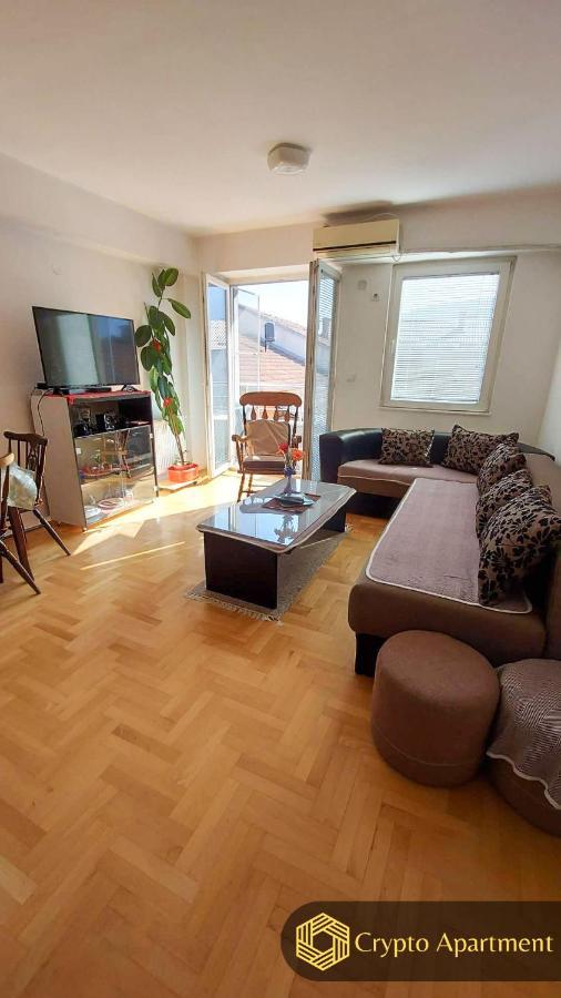 Crypto Apartment Skopje Bagian luar foto