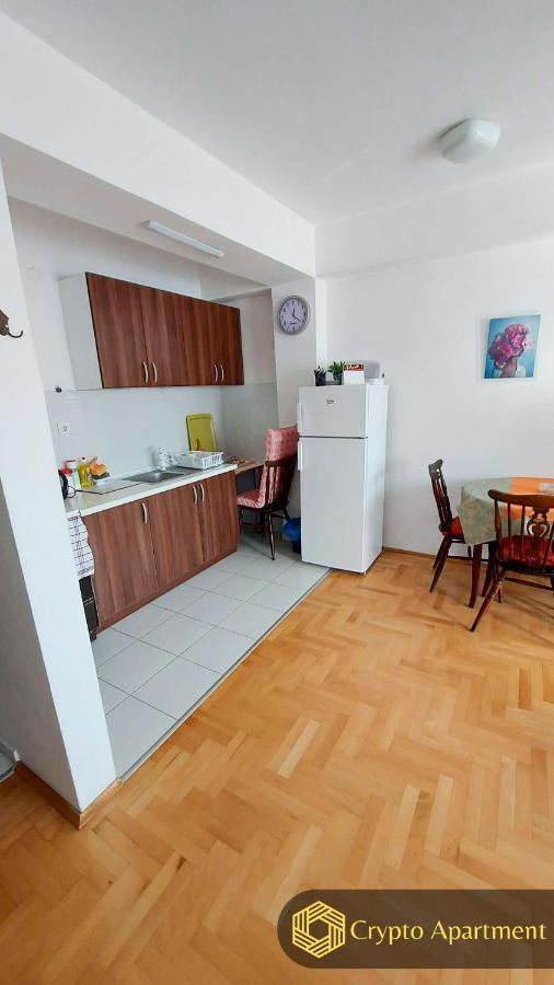 Crypto Apartment Skopje Bagian luar foto
