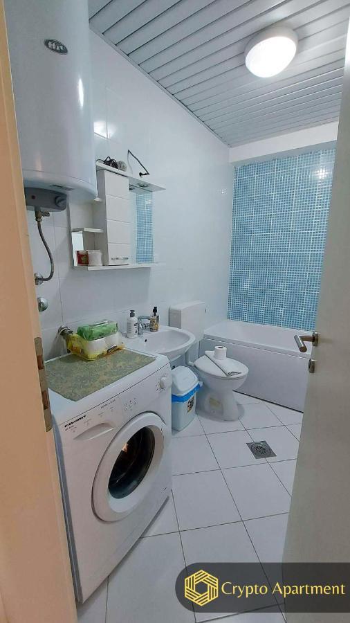 Crypto Apartment Skopje Bagian luar foto